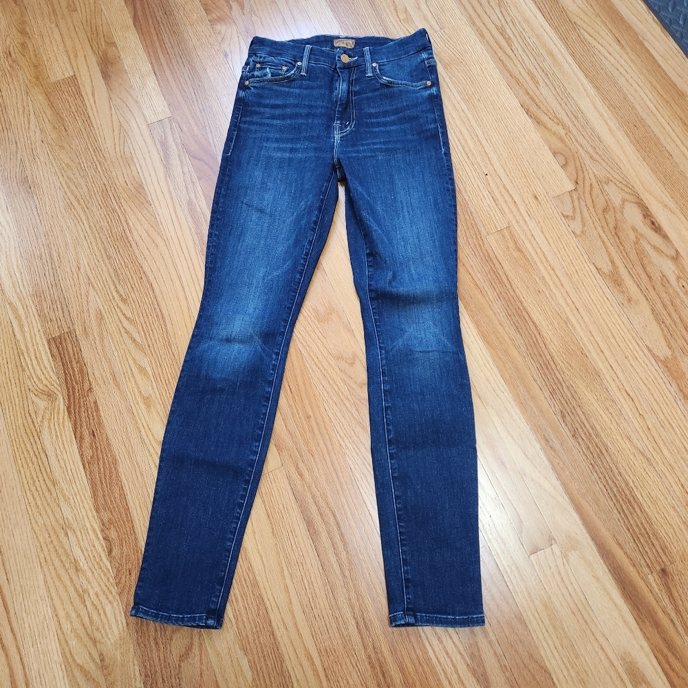 MOTHER High Waisted Looker Jean size 25 in Teaming Up